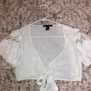 Brand new white cropped top, floral lace sleeves